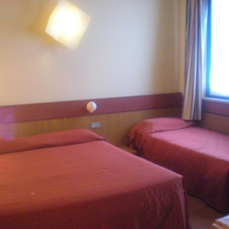 Hotel Roma Bussolengo Bagian luar foto