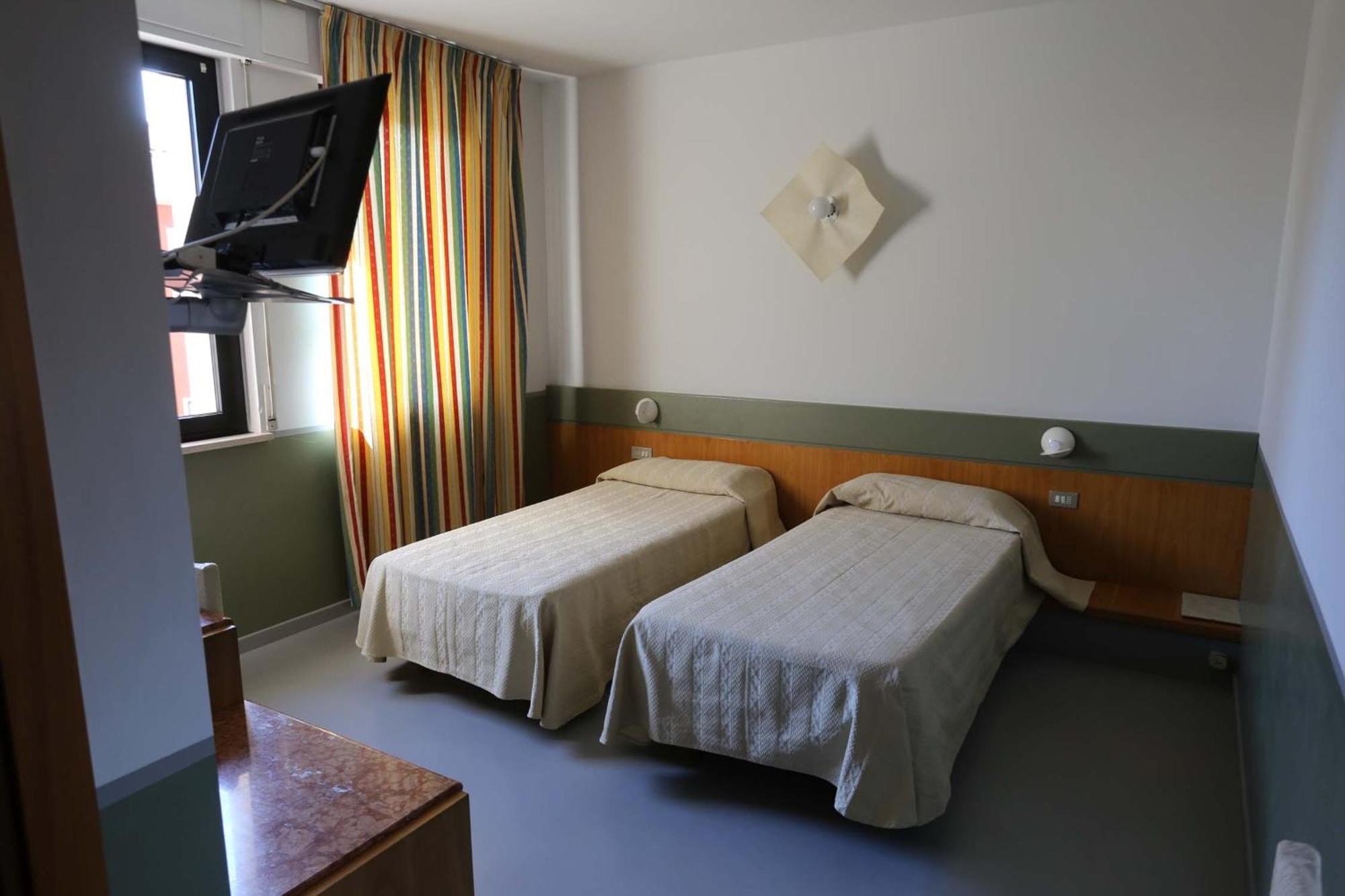 Hotel Roma Bussolengo Bagian luar foto