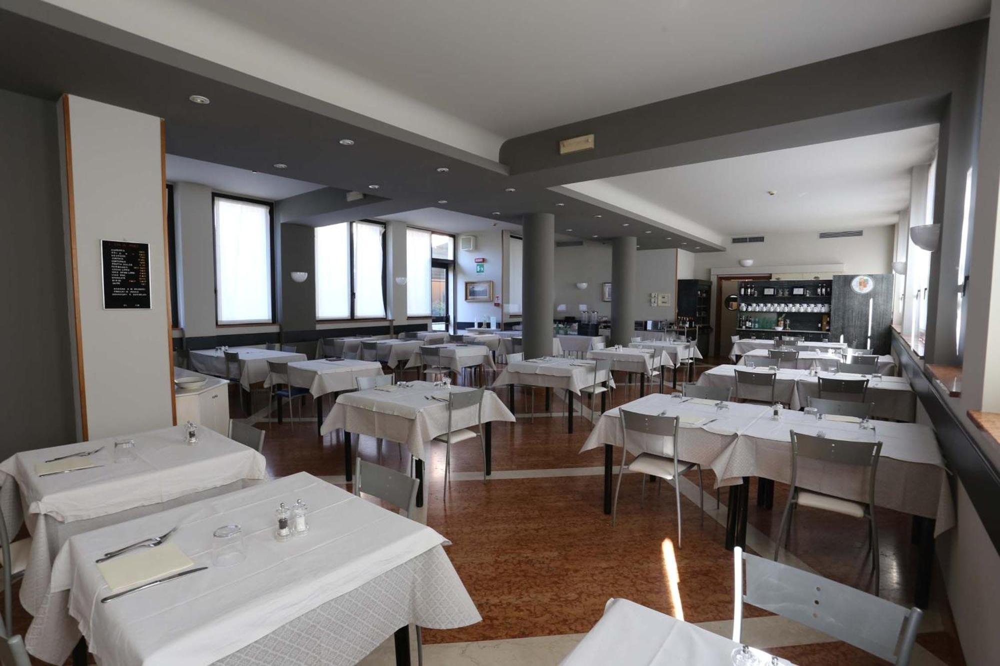 Hotel Roma Bussolengo Bagian luar foto
