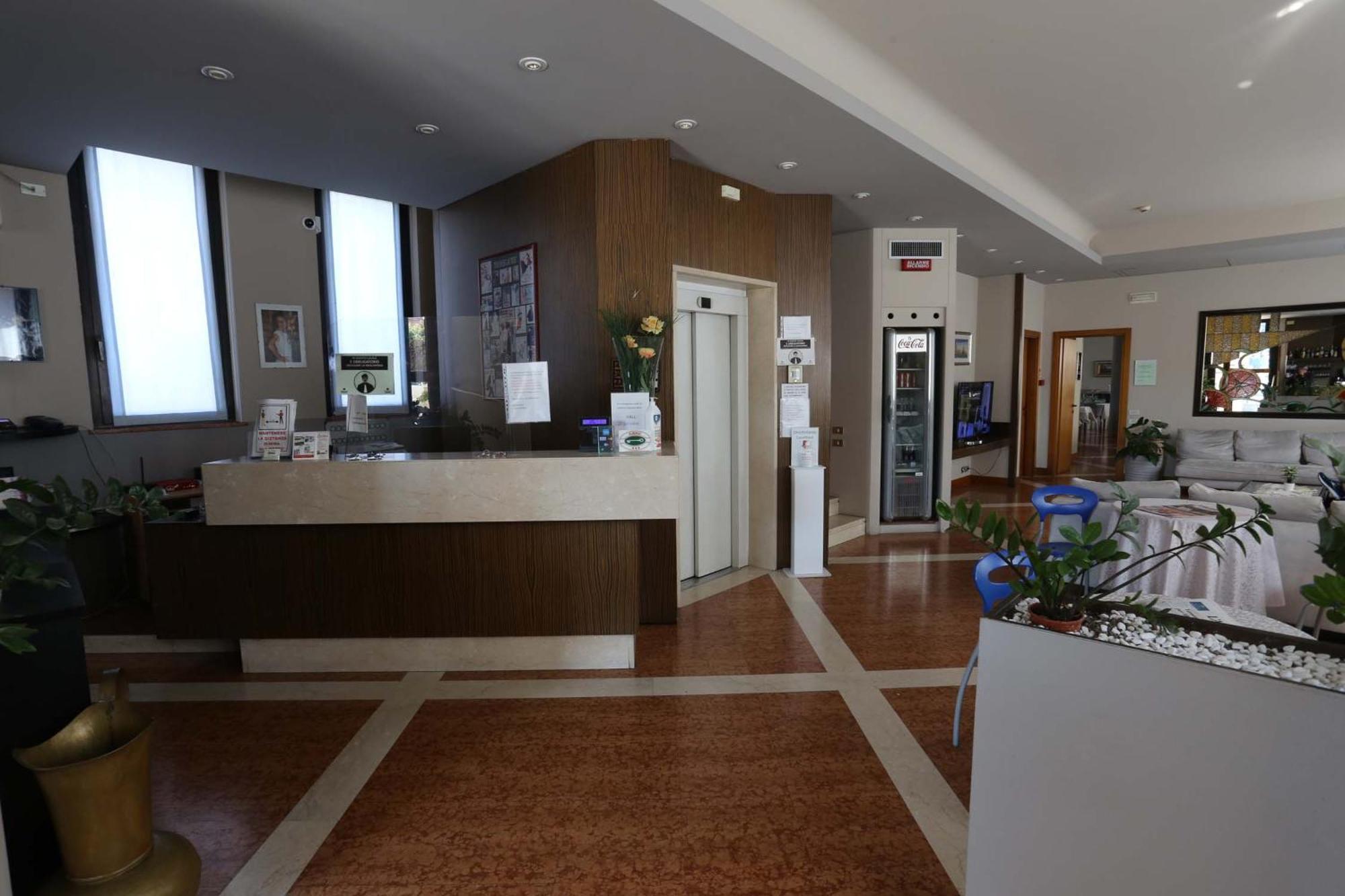 Hotel Roma Bussolengo Bagian luar foto
