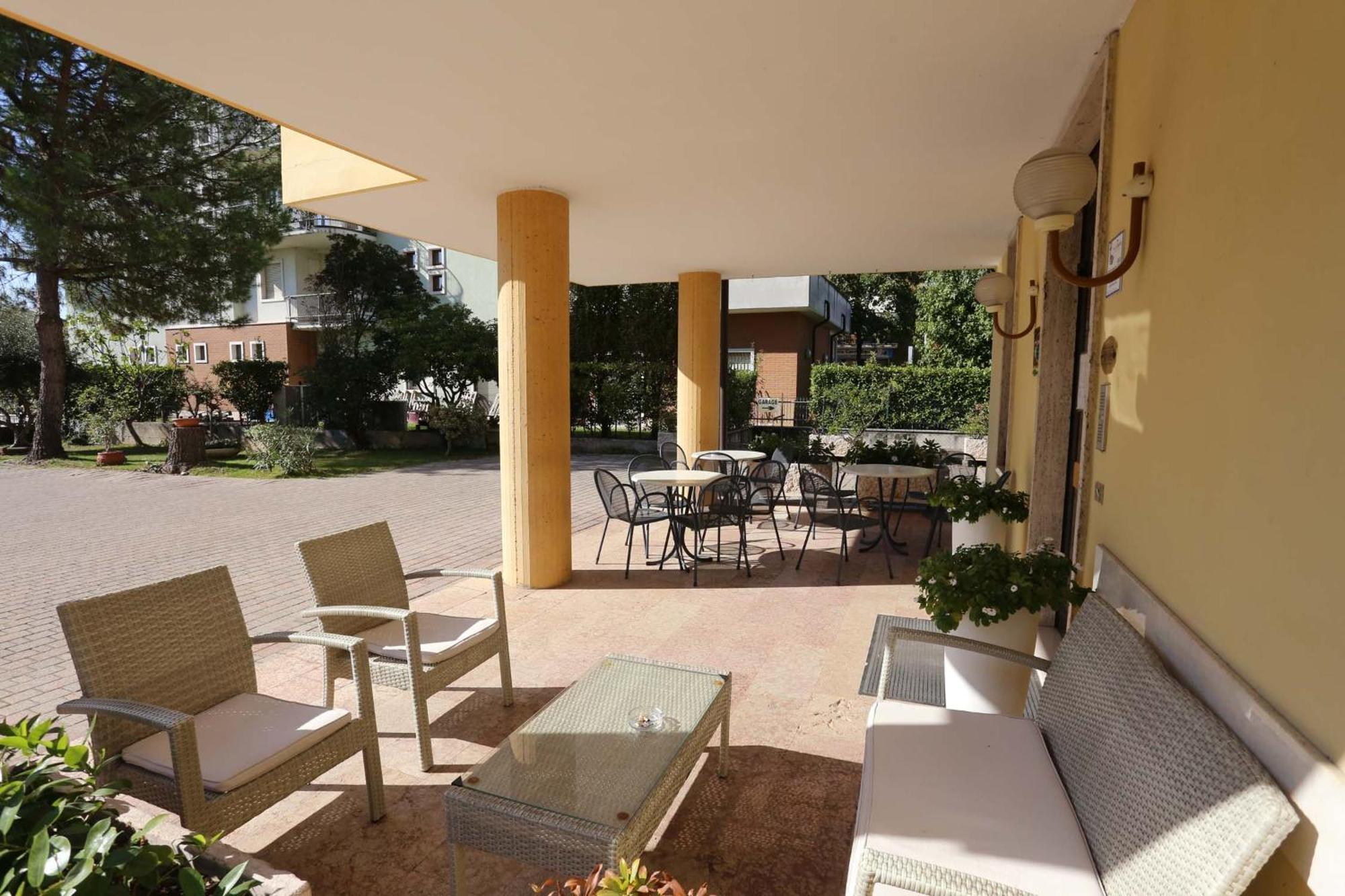 Hotel Roma Bussolengo Bagian luar foto