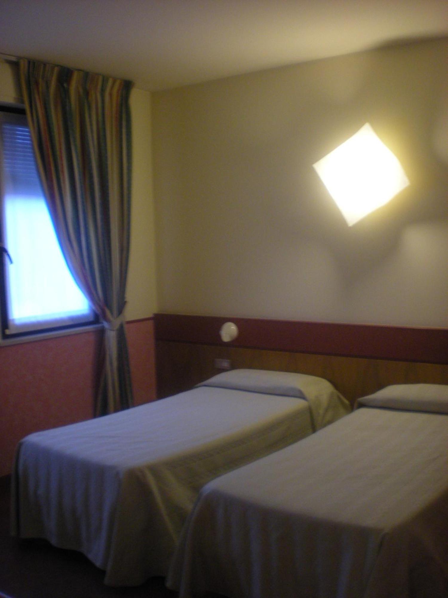 Hotel Roma Bussolengo Bagian luar foto